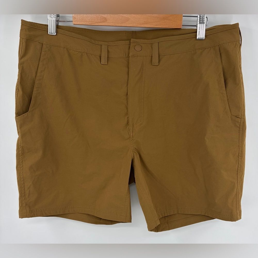 Mountain Hardware men’s long basin trek 6” brown short outdoor hiking size 38